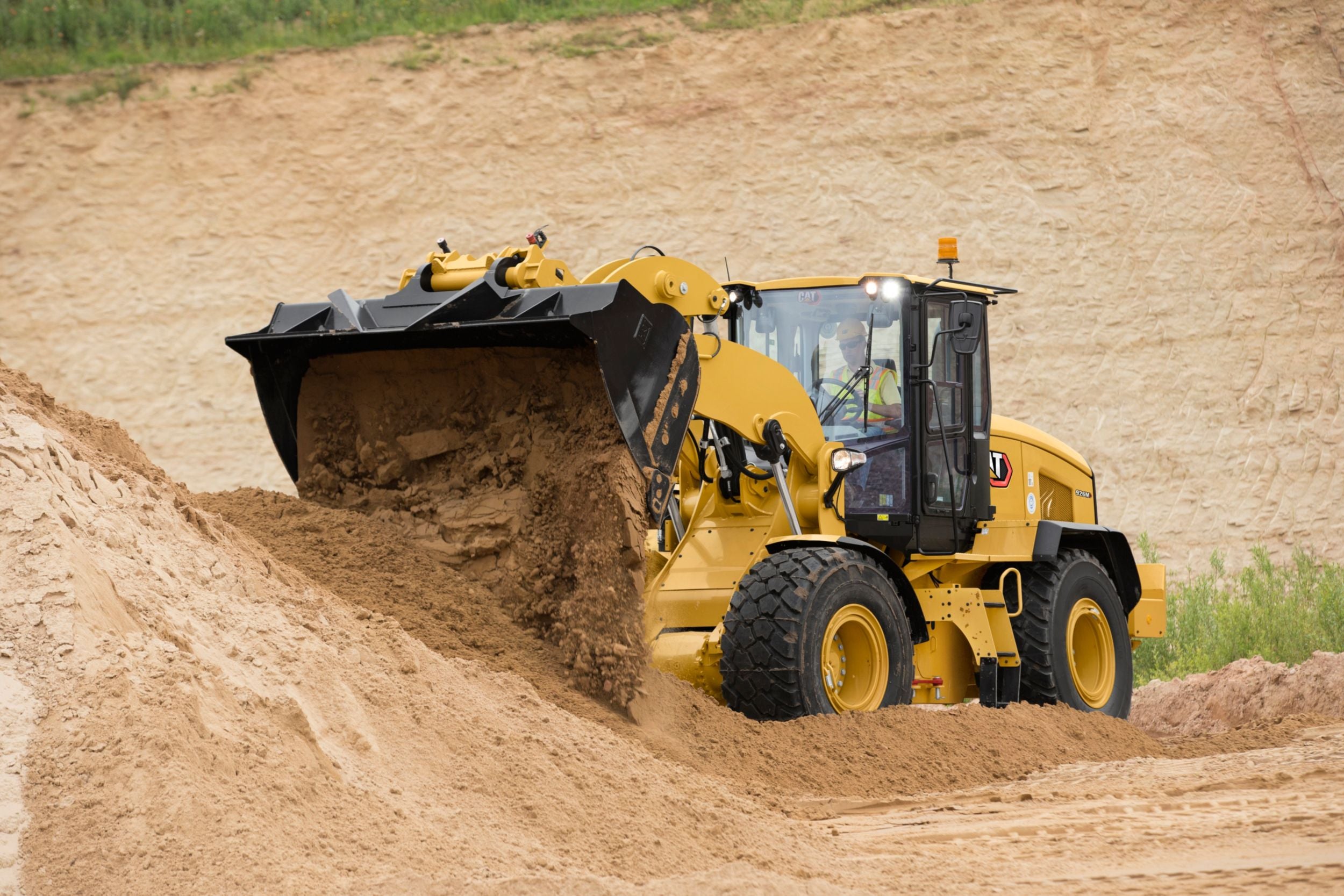 Cat 926M Small Wheel Loader – High-Performance Compact Loader with C7.1 Engine, Fuel Efficiency & Operator Comfort