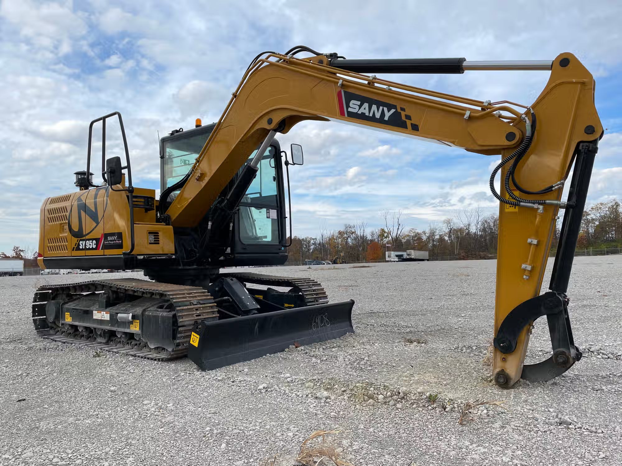 SANY SY95C Compact Excavator – Power, Efficiency & Versatility in One Machine