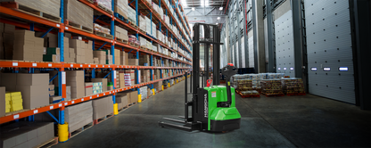 Hangcha A Series Lithium-ion Walkie Straddle Stacker (2,500 lb)