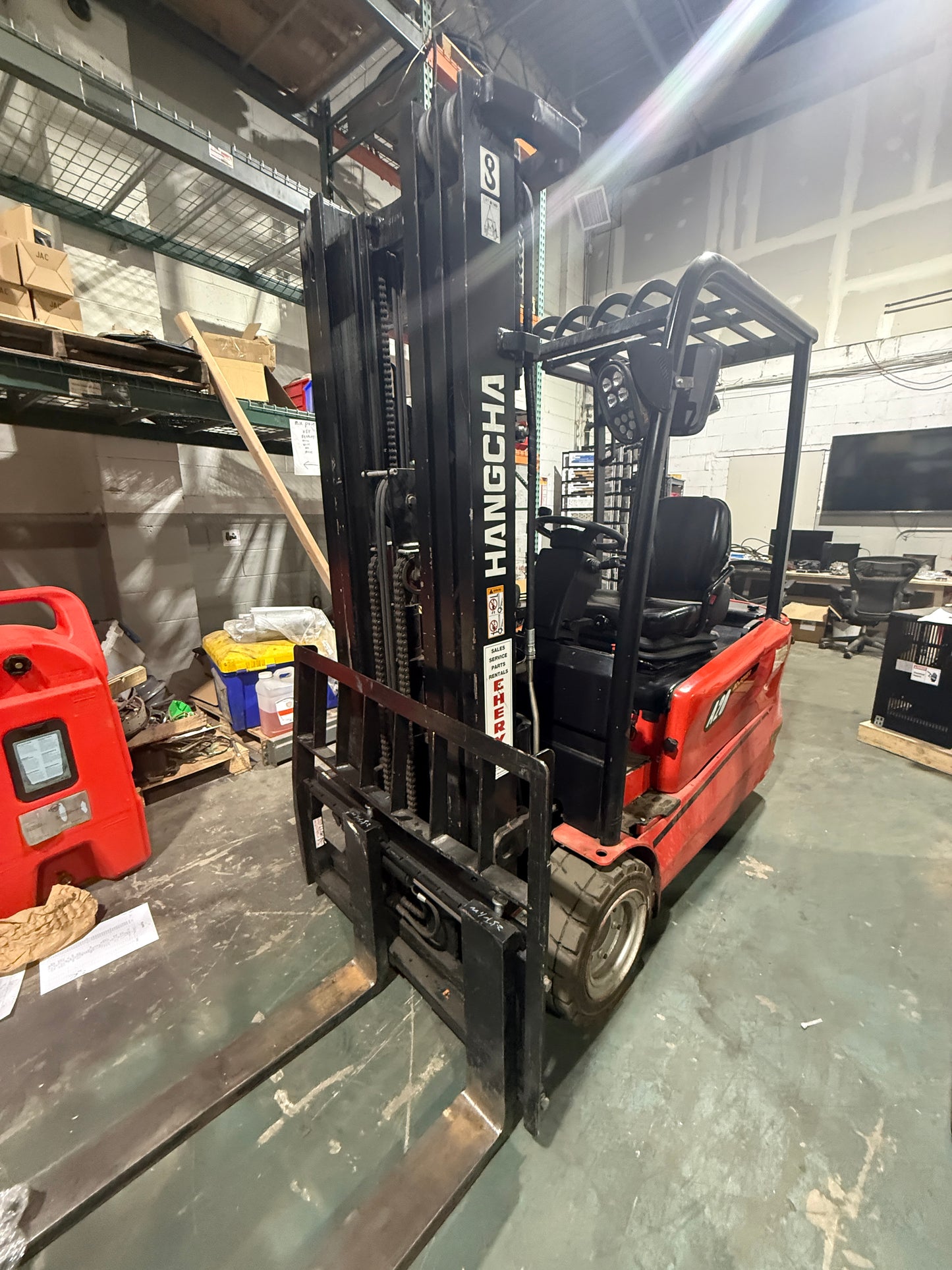 Used Hangcha 3-Wheel Electric Forklift (4,400 lb)