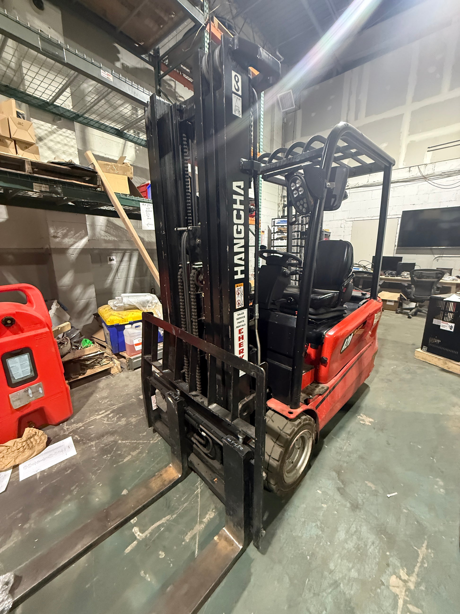 Used Hangcha 3-Wheel Electric Forklift (4,400 lb)