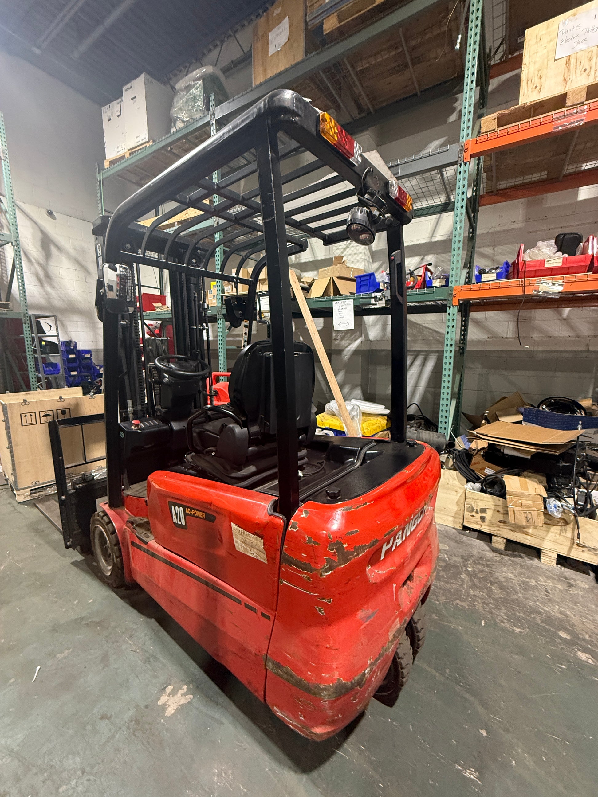 Used Hangcha 3-Wheel Electric Forklift (4,400 lb)