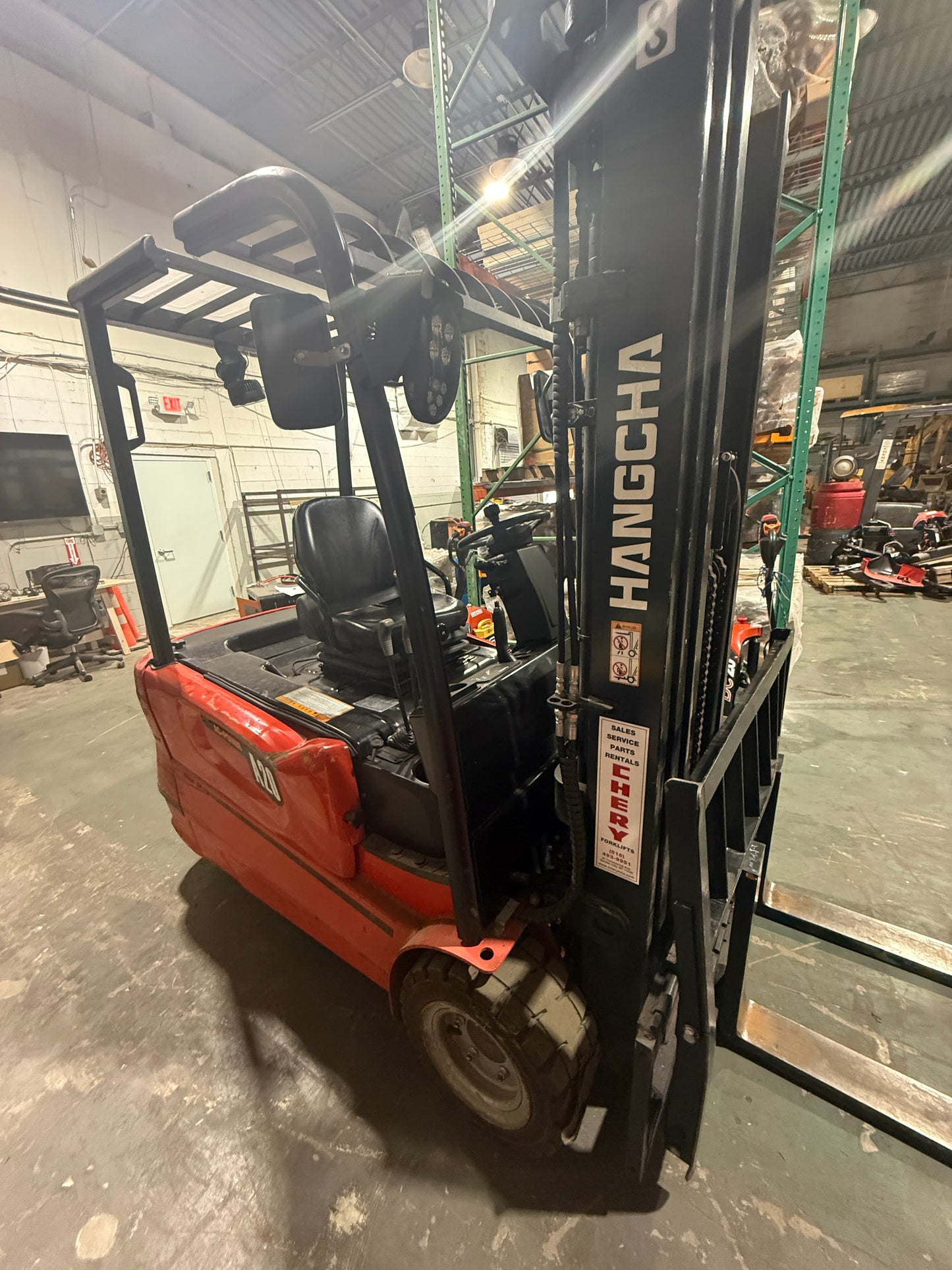 Used Hangcha 3-Wheel Electric Forklift (4,400 lb)