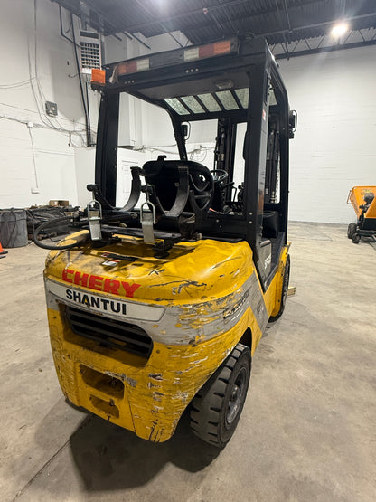 Used Shantui Propane Forklift (5,500 lb)
