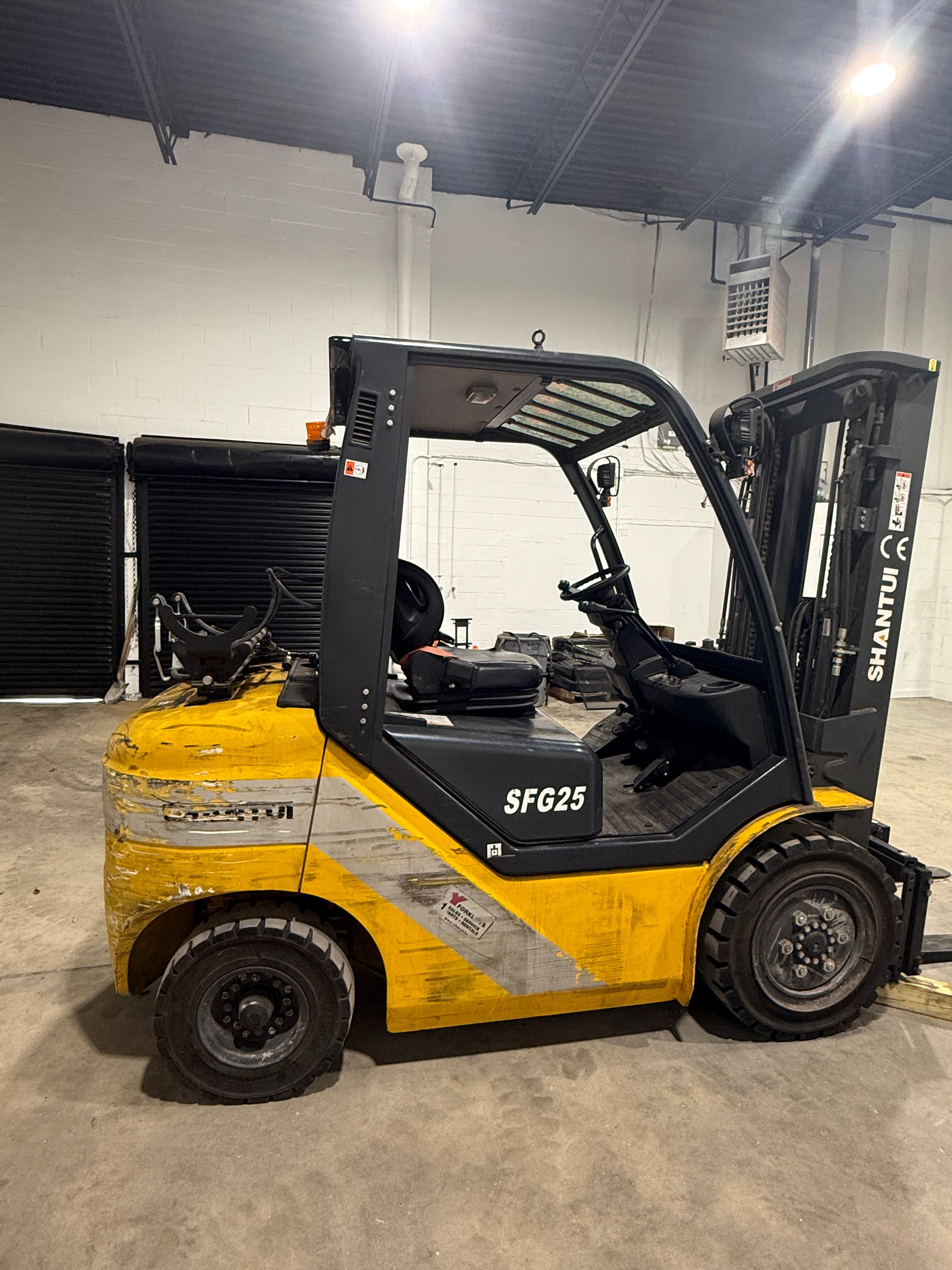 Used Shantui Propane Forklift (5,500 lb)