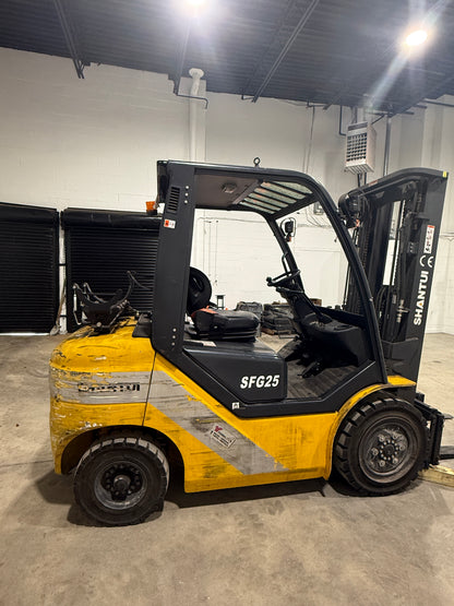 Used Shantui Propane Forklift (5,500 lb)