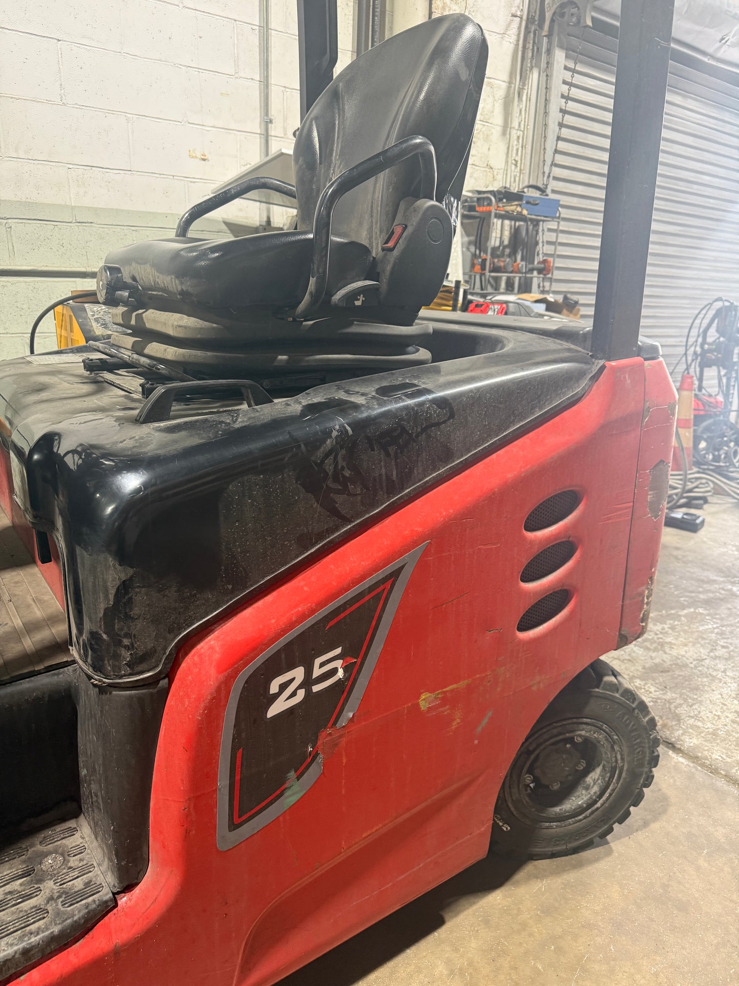 Used Hangcha Electric Forklift (5,000 lb)