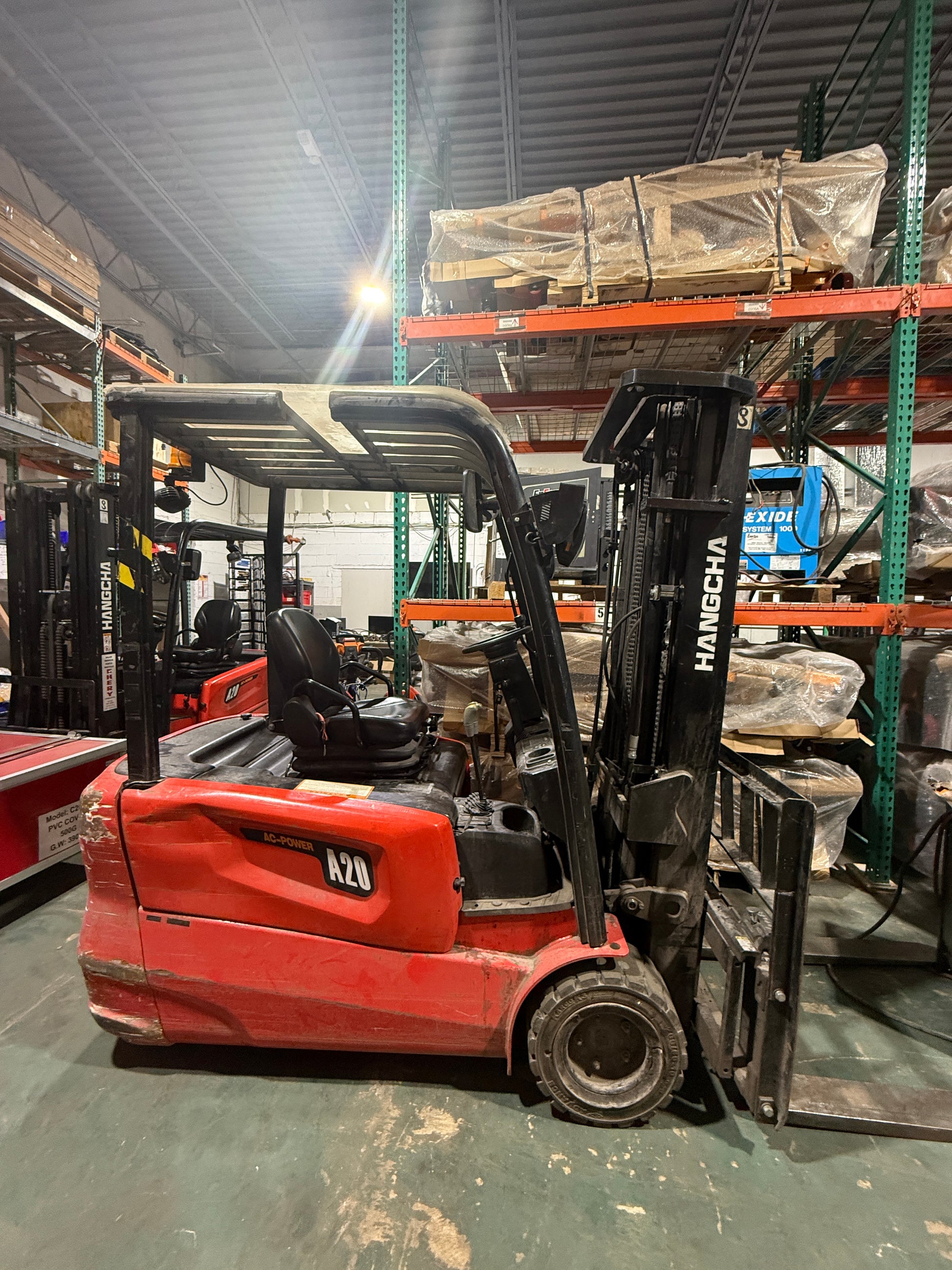 Used Hangcha 3-wheel Electric Forklift (4,000 lb)