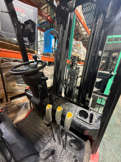 Used Hangcha 3-wheel Electric Forklift (4,000 lb)