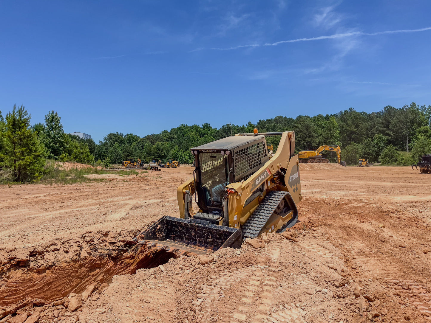 ST230V Compact Track Loader